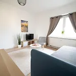 Apartman Fullhouse - - R85 - Parking - 3 Beds - Nespresso *