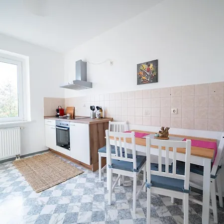 Fullhouse - - R85 - Parking - 3 Beds - Nespresso