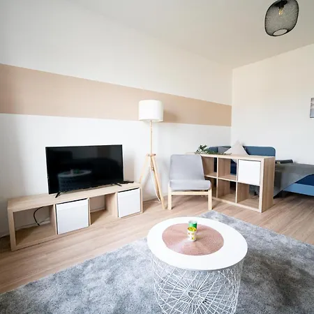 Fullhouse - - R85 - Parking - 3 Beds - Nespresso * Zwickau