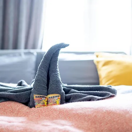 Fullhouse - - R85 - Parking - 3 Beds - Nespresso Цвиккау