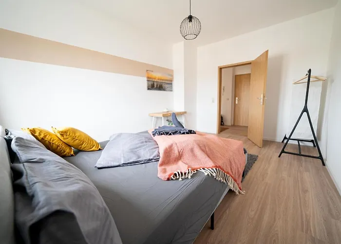 Fullhouse - - R85 - Parking - 3 Beds - Nespresso * Zwickau